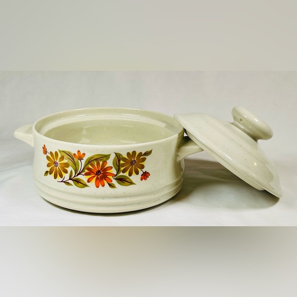 Vintage Capri Bake Serve 'N Store Stoneware Individual Casserole Dish With Lid - Picture 5 of 5